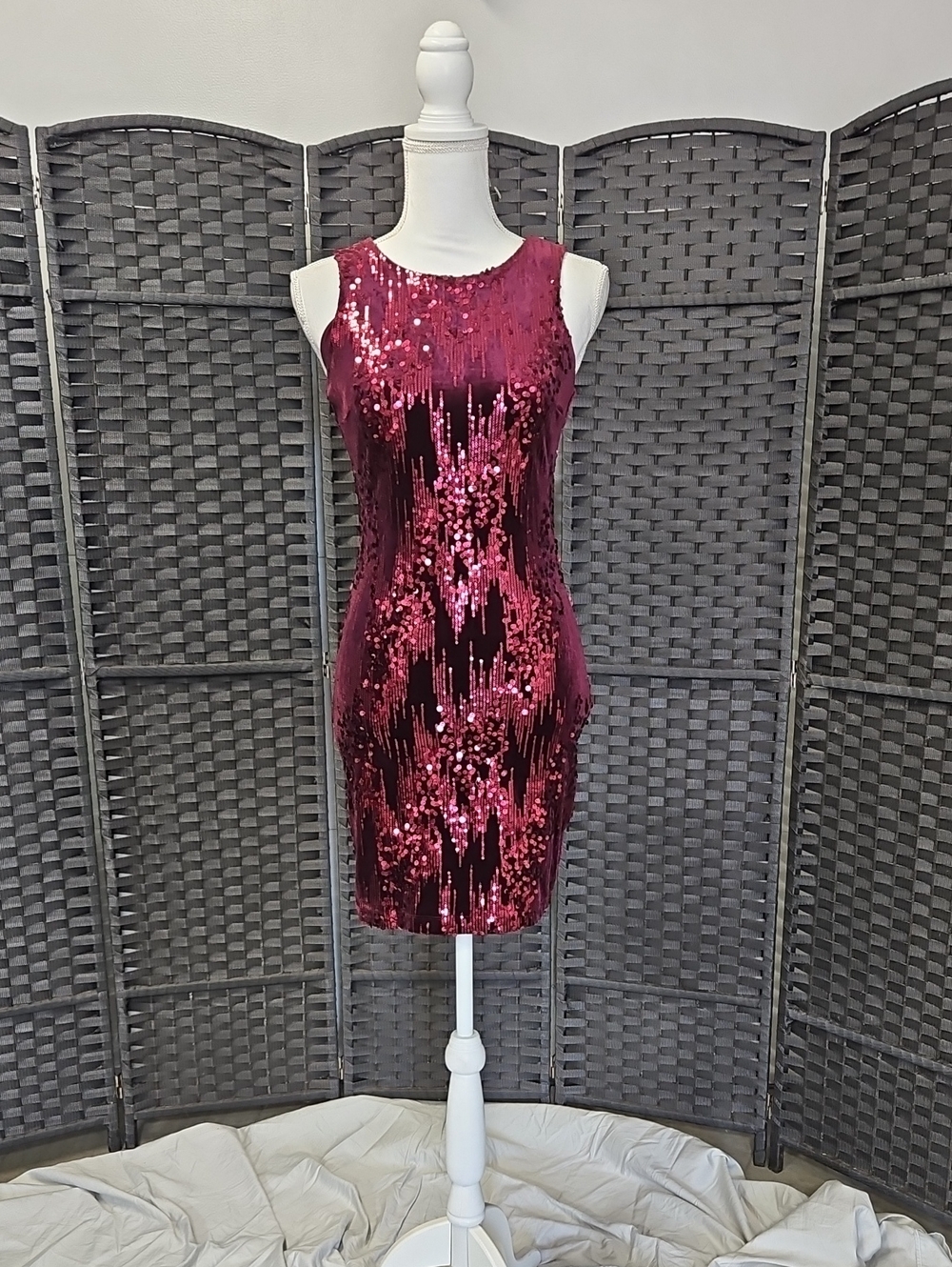 Emerald Sundae Fitted Sequin Mini Dress in Berry Pink